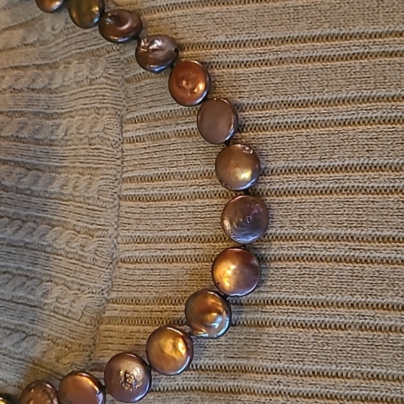 Black Peacock Freshwater Coin Pearls 16" Necklace with Fancy Silver Clasp - Picture 4 of 9